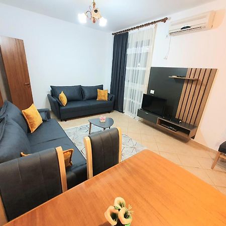 Apartment Me Qera Lungomare Vlore Medem1 외부 사진